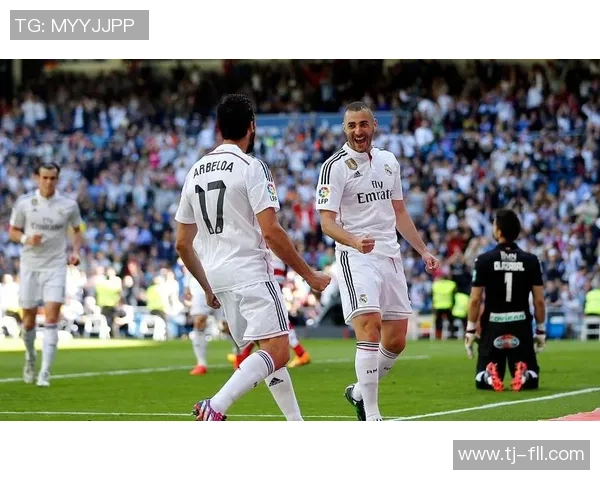 欧冠激战:皇马5-1轻取里昂战术解析与精彩瞬间回顾 欧冠激战:皇马5-1轻取里昂战术解析与精彩瞬间回顾