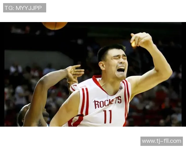 姚明在篮球场上的孤独与坚持展现了他无与伦比的精神力量与奋斗历程 姚明在篮球场上的孤独与坚持展现了他无与伦比的精神力量与奋斗历程