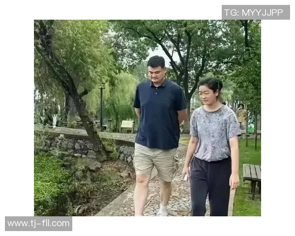 姚明携手希腊女队共创篮球新篇章展现国际合作与友谊精神