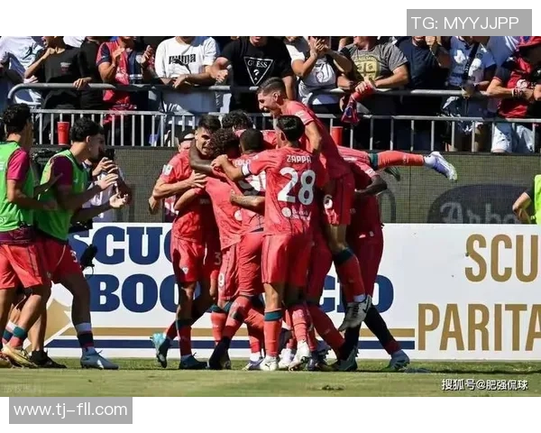 中超精彩对决阿森纳与国米激战成平局引发全场热烈反响 中超精彩对决阿森纳与国米激战成平局引发全场热烈反响