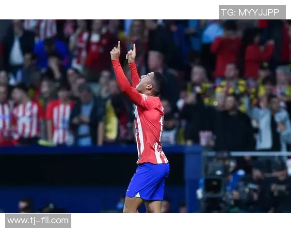 西甲盛宴:多特蒙德大胜波尔图点球大战点燃全场激情 西甲盛宴:多特蒙德大胜波尔图点球大战点燃全场激情