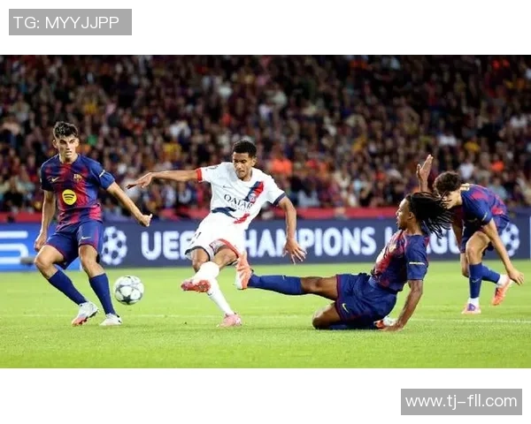 意甲激战巴黎圣日耳曼绝杀巴萨补时进球引爆全场战术分析