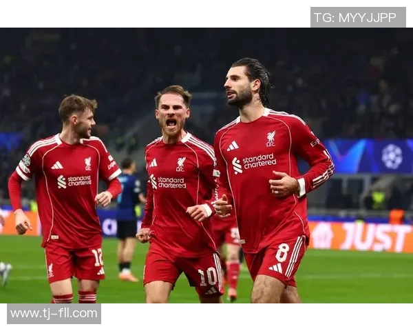 欧冠经典对决利物浦与曼联战成平局神扑瞬间引发全场欢呼