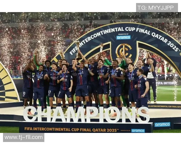 国王杯精彩对决巴黎圣日耳曼五球大胜曼联全场沸腾瞬间回顾 国王杯精彩对决巴黎圣日耳曼五球大胜曼联全场沸腾瞬间回顾